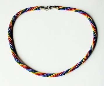 Gedrehte Regenbogen - Halskette Größe M
