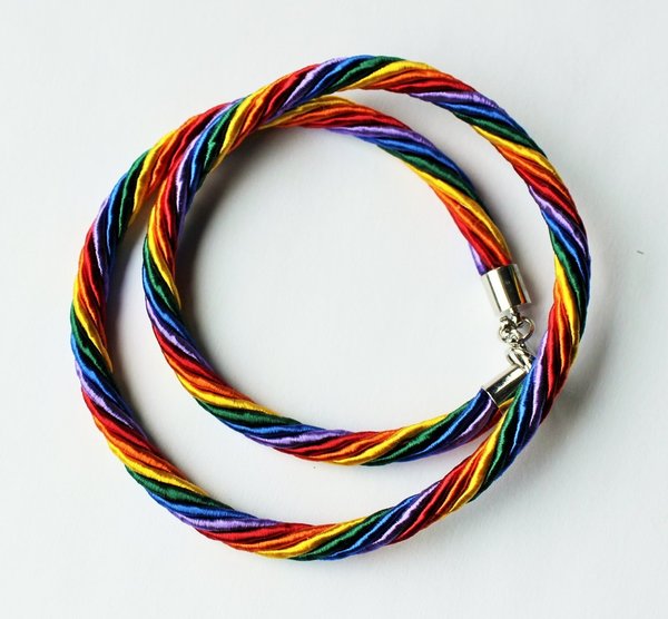 Gedrehte Regenbogen - Halskette Größe L